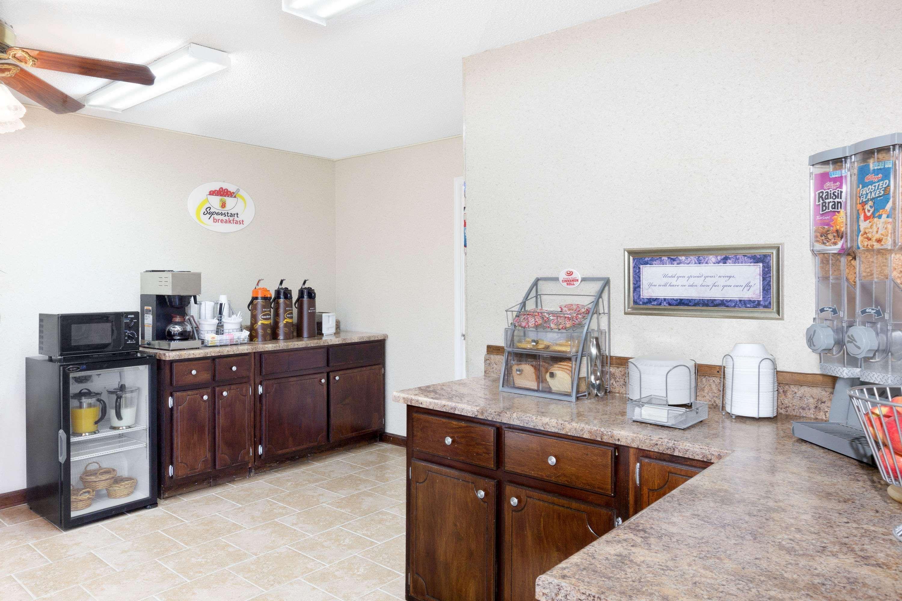Super 8 By Wyndham Whiteville Exterior foto